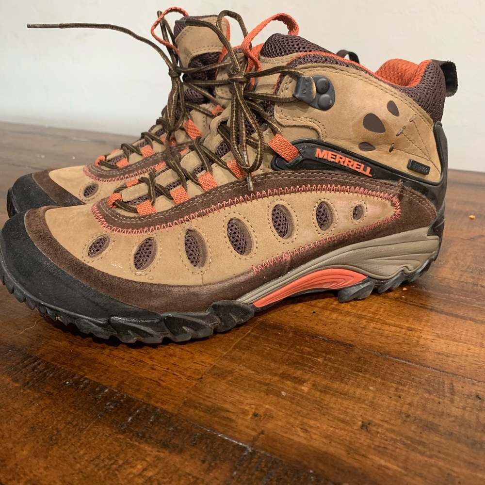 Merrell waterproof hiking boots size 8.5